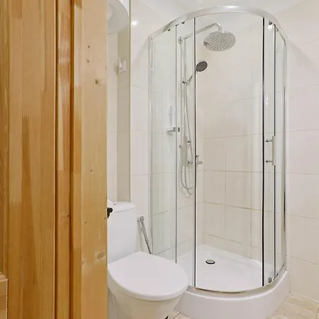 Located Апартаменти *